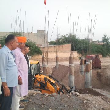 विधायक जेठानंद व्यास ने गोपेश्वर मंदिर परिसर में निर्माणाधीन टंकी का किया निरीक्षण