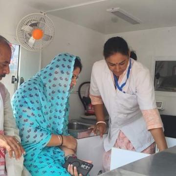 मोबाइल वेटरनरी यूनिट 1962 के कॉल सेंटर का लोकार्पण घर बैठे ही मिल सकेगी पशु चिकित्सकों की सुविधा